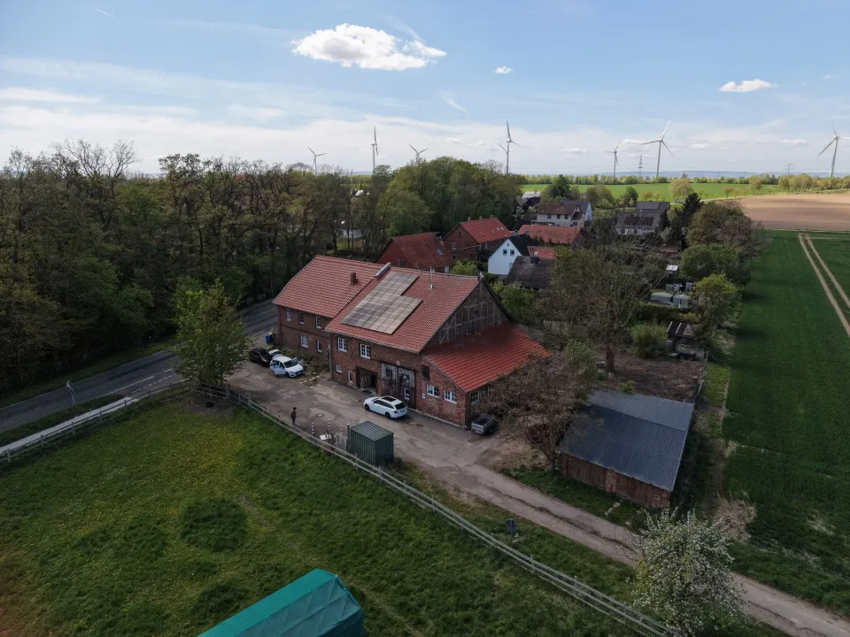 Backsteinhaus mit Hof und Garten